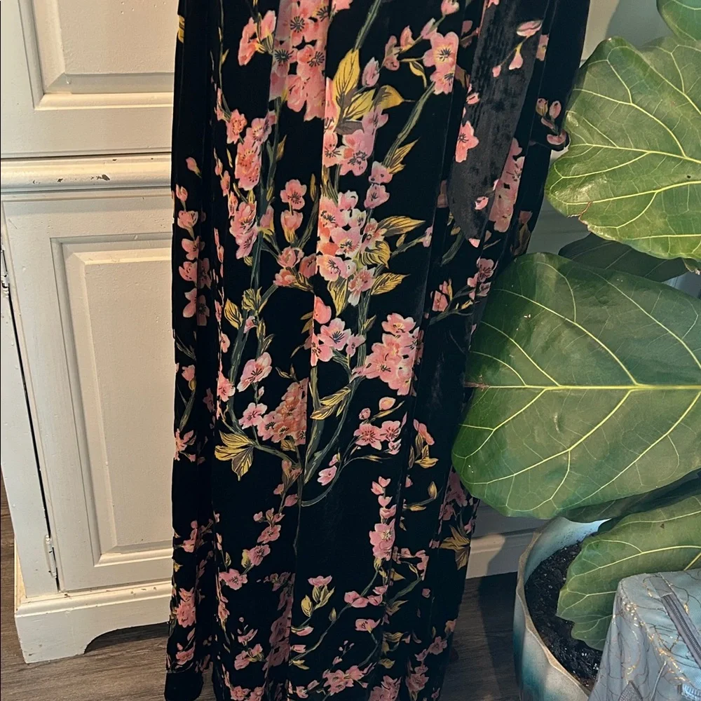 NEW Baltic Born Velvet Floral Black and Pink Wrap Full Length Dress Size Large - Picture 3 of 15